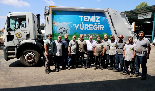 Yüreğir'de Çöp Araçları Yenilendi