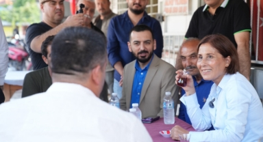 Başkan Tekin Sokak Sokak Gezdi,Vatandaşı Dinledi