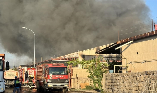 Fabrikada Korkutan Yangın