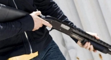 İki Grup Arasında Silahlı Kavga:3 Yaralı