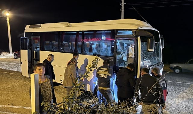 İşçi Servisi Hafif Ticari Araçla Çarpıştı:10 Yaralı