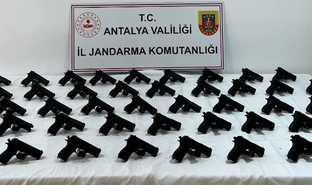 Kaçak Silahlarla Birlikte Yakalandı