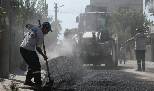 Kadir Aydar:''Ceyhan'da Yol Sorunu Bırakmayacağız''