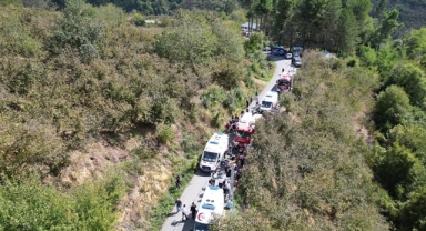 Kontrolden Çıktı, Şarampole Devrildi:15 Yaralı