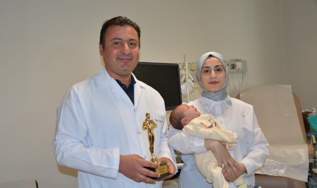 Oğullarına Doktorun Adını Verdi