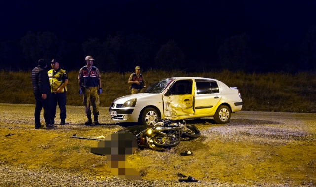 Otomobil İle Motosiklet Çarpıştı:1 Ölü,2 Yaralı