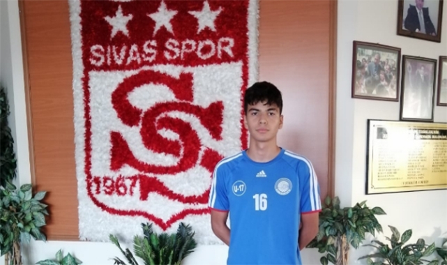 Seyhanlı Utku, Sivasspor Futbol Akademisine Transfer Oldu