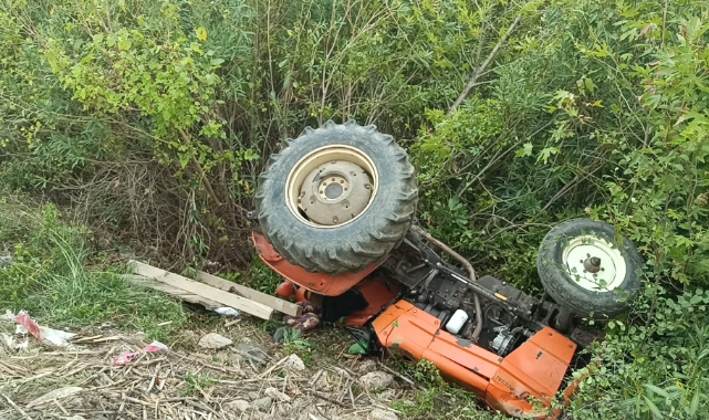 Traktör Devrildi, 13 Yaşındaki Sürücü Yaralandı