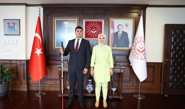 Türkiye'nin İlk Görme Engelli Hakim Yardımcısı Görevine Başladı