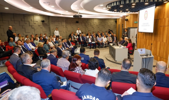 Vali Köşger Çukurova İlçesinin Muhtarlarıyla Bir Araya Geldi