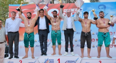 8. Geleneksel İsmet Atlı Karakucak Güreşleri Yapıldı