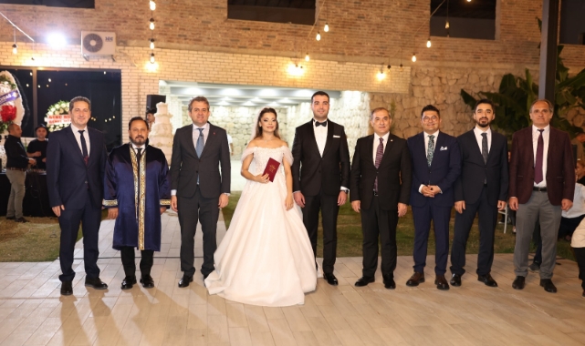Adana Protokolünü Buluşturan Düğün