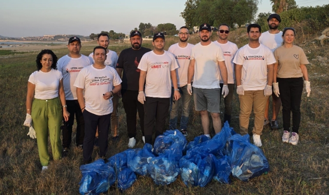 Adana Zafer Partililer Sokakları Temizledi