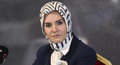 Bakan Göktaş'ın Bulunduğu Araç Kaza Yaptı