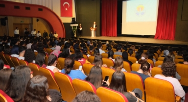 Büyükşehirden Öğrencilere Motivasyon Toplantısı