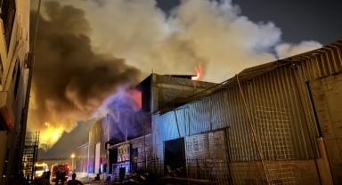 Mobilya İmalatahanesinde Yangın Paniği