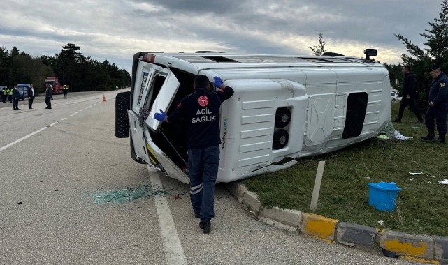 Okul Servisi İle Tır Çarpıştı:13 Yaralı