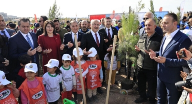 ''11 Kasım Milli Ağaçlandırma Günü''nde Fidanlar Toprakla Buluştu