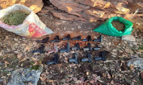 16 Ruhsatsız Tabanca Ve 31 Kilogram Esrar Ele Geçirildi