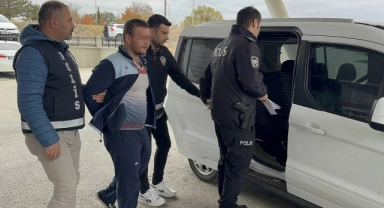 17 Yaşındaki Genç Dehşet Saçtı! Annesini Öldürdü,4 Kişiyi Yaraladı