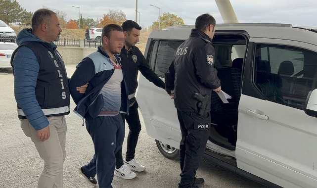 17 Yaşındaki Genç Dehşet Saçtı! Annesini Öldürdü,4 Kişiyi Yaraladı