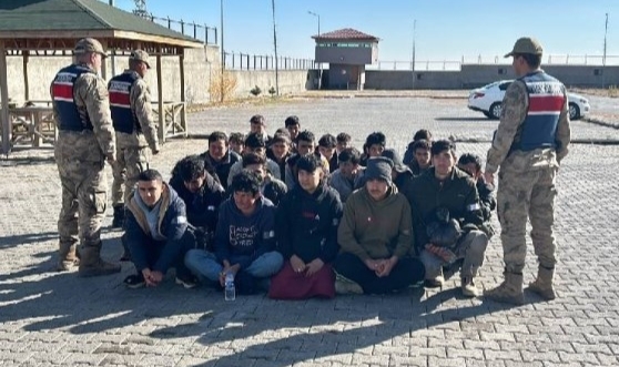 28 Düzensiz Göçmen Yakalandı