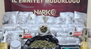 52 Kilo 700 Gram Skunk Ele Geçirildi