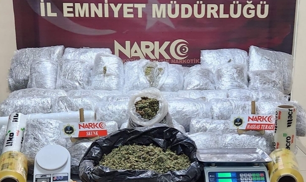 52 Kilo 700 Gram Skunk Ele Geçirildi