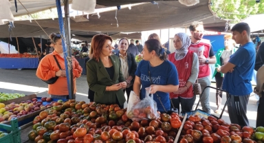 Adana Pazarlarında Ekonomi Alarmı:''Vatandaşın Alım Gücü Tükeniyor''
