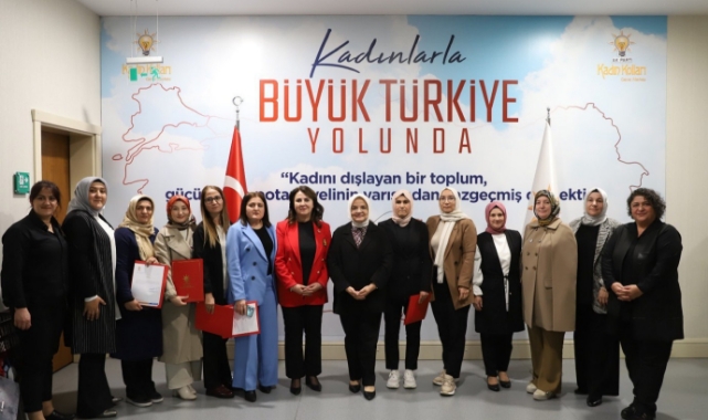 AK Parti Adana Kadın Kollarında Değişim