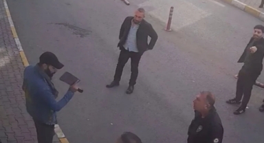 AK Parti Binasına Satırlı Saldırı!
