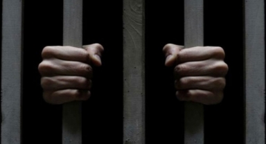 Annesini Öldürdüğü Öne Sürülen Kızına 20 Yıl Hapis