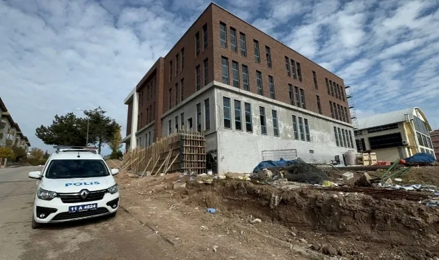 Asansör Boşluğuna Düşüp Öldü