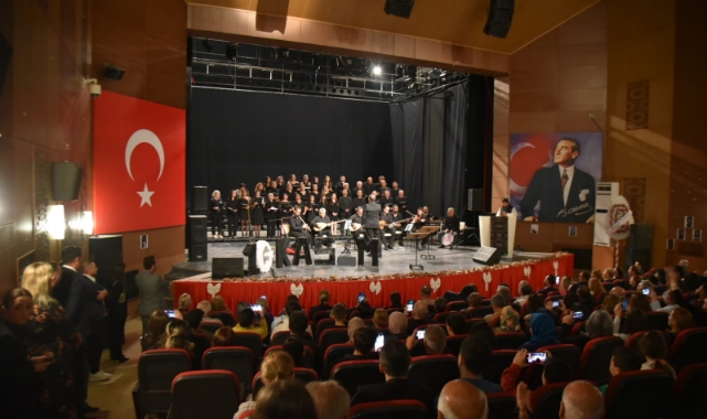 Atatürk'ün Sevdiği Şarkılar Ceyhan'da Yankılandı