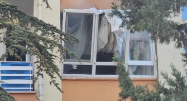 Evini ve Otomobilini Ateşe Veren Kişi Evde Ölü Bulundu