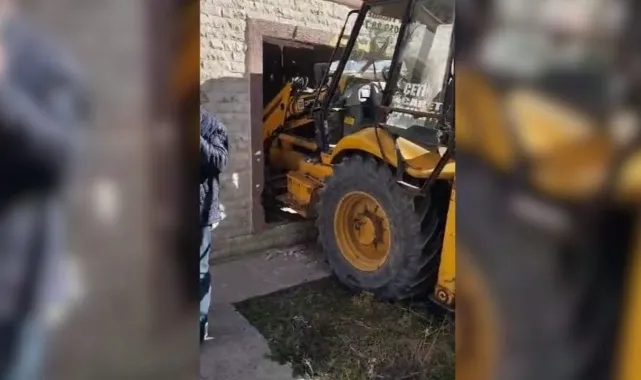 Freni Arızalanan İş Makinesi Eve Daldı
