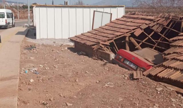Kontrolden Çıktı, Binanın Çatısına Düştü
