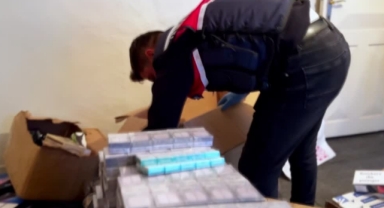 Market Raflarına Gizlenmiş Kaçak Sigara Ele Geçirildi