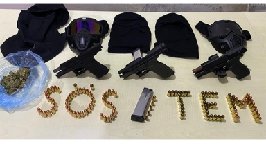 Mühimmatlarıyla Birlikte 3 Tabanca Ele Geçirildi