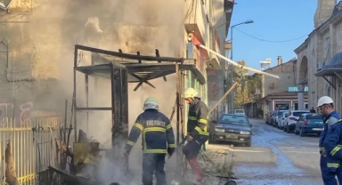 Piknik Tüpü Patlayan Taksi Durağı Yandı