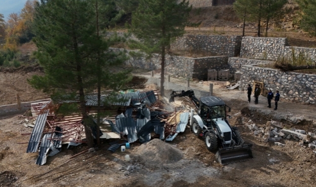 Pozantı Belediyesi ''Kaçak Yapılaşmaya'' Geçit Vermiyor