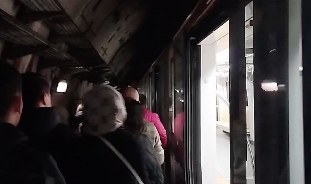 Sürücüsüz Metro Korkuttu