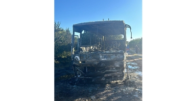 Tarım İşçilerini Taşıyan Midibüs Yandı