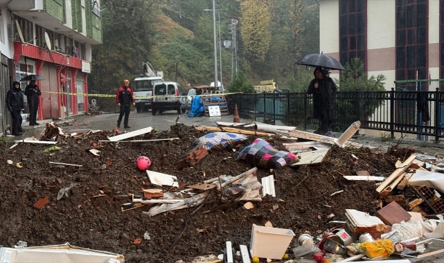 Toprak Kaydı,1 Kişi Öldü,4 Kişi Yaralandı