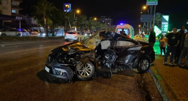 Tur Otobüsü Otomobille Çarpıştı, Sürücü Öldü