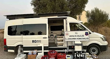 VIP Minibüsü Güzellik Merkezine Dönüştürmüş