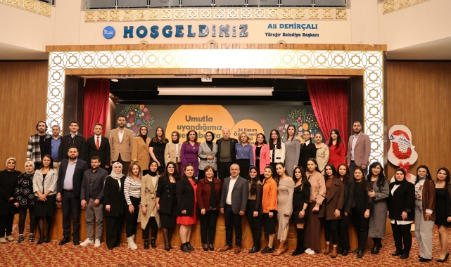 Yüreğir’de Öğretmenler Günü Coşkuyla Kutlandı