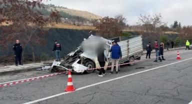 24 Yaşındaki Genç Feci Kazada Öldü