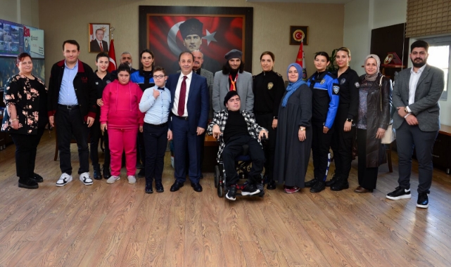 Adana Emniyet Müdürü Arıkan Özel Gereksinimli Çocuklarla Buluştu