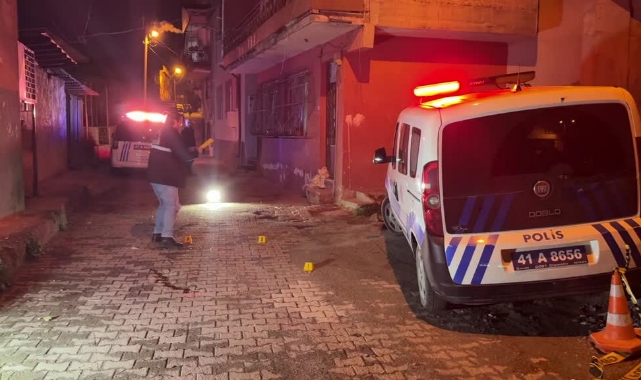 Arkadaşını Silahla Vurdu!
